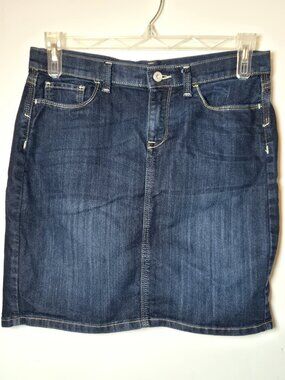 Women's Dark jean Banana Republic mini skirt. Size 10.